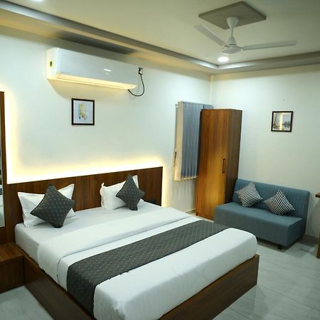 Hotel Aagman 팔란푸르 외부 사진